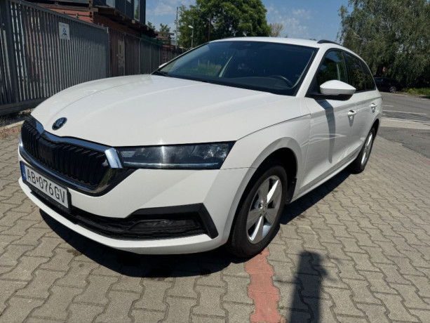 skoda-octavia-combi-15-tsi-style-dsg-110kw150hp-a7-big-1