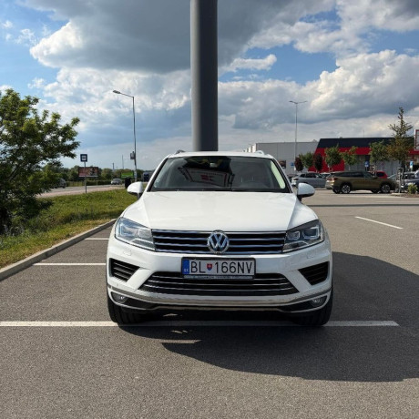 volkswagen-touareg-30-v6-tdi-big-0