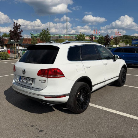 volkswagen-touareg-30-v6-tdi-big-3
