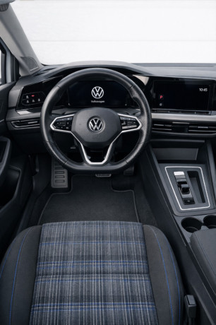 volkswagen-golf-golf-14-ehybrid-gte-13kwh-dsg-180kw245-hp-a6-digitalny-cockpit-big-0