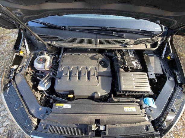 volkswagen-touran-20-tdi-comfortline-85kw115hp-m6-big-0