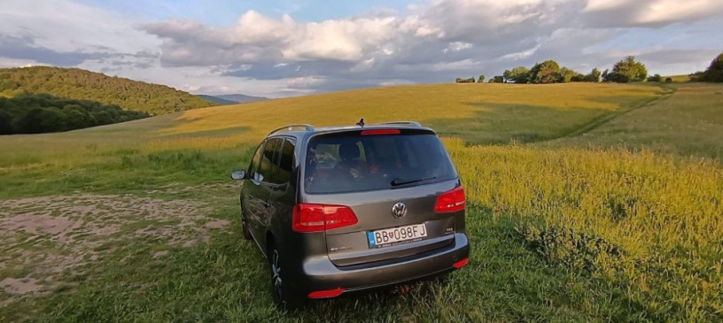 volkswagen-touran-16-tdi-comfortline-dsg-77kw105hp-a7-big-2