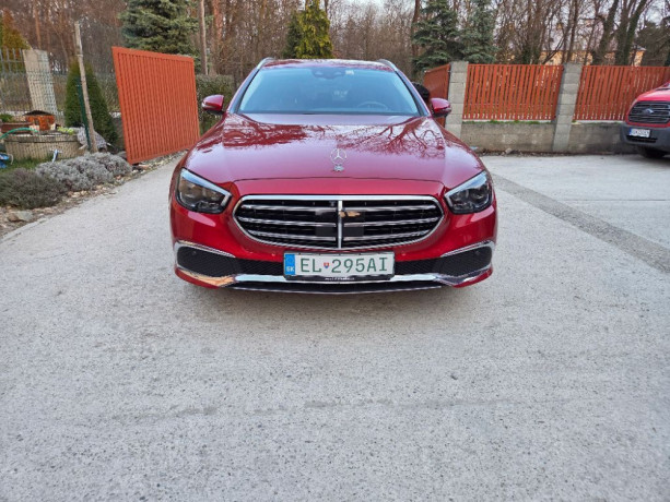 mercedes-benz-e-trieda-mercedes-e300de-big-0