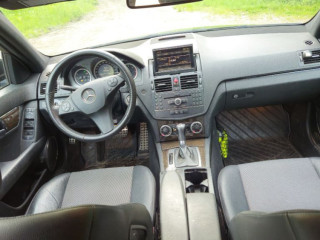 mercedes-benz-c-trieda-30-165kw-4matic