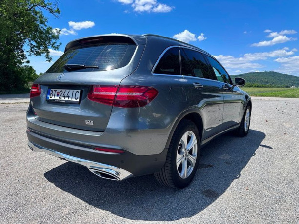 mercedes-benz-glc-220-d-4matic-big-1