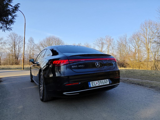 mercedes-benz-eqs-450-big-2