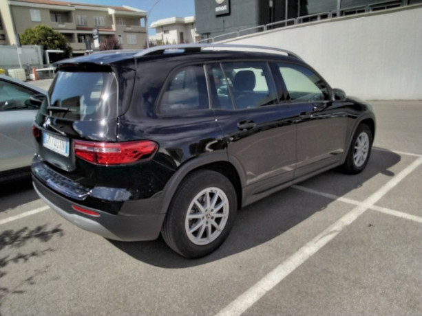 mercedes-benz-glb-180d-at-85kw116hp-a8-big-2