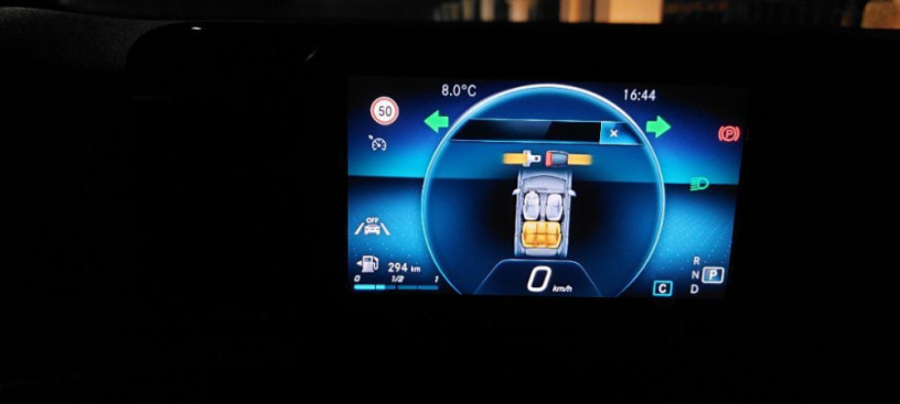 mercedes-benz-a-trieda-a-180-d-at-85kw116hp-a8-v-zaruke-d9-20128-vcetne-vymeny-oleja-zadarmo-big-2