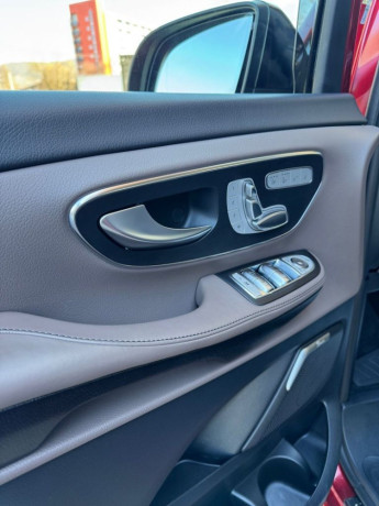 mercedes-benz-v-trieda-v300-d-exclusive-lang-at-4matic-174kw236hp-a9-big-0
