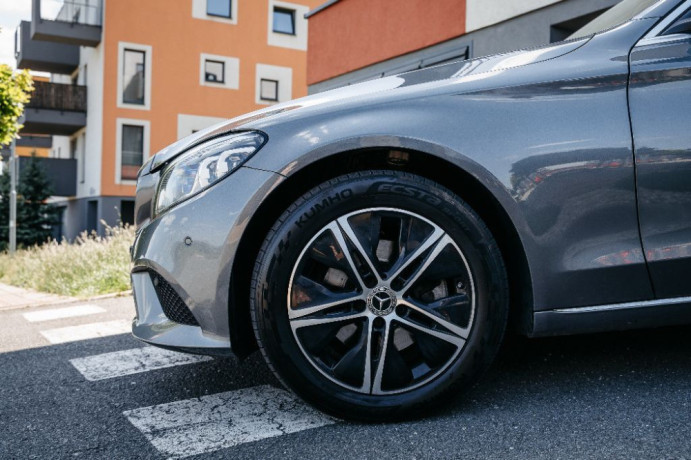 mercedes-benz-c-trieda-220d-4matic-avantgarde-multibeam-big-1