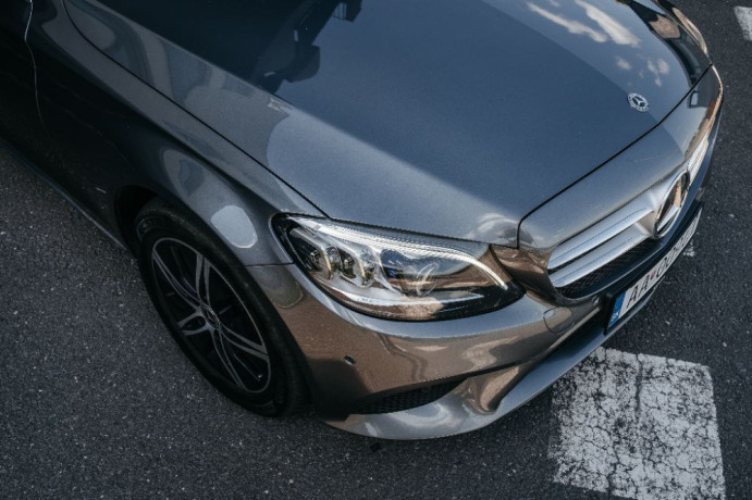 mercedes-benz-c-trieda-220d-4matic-avantgarde-multibeam-big-2