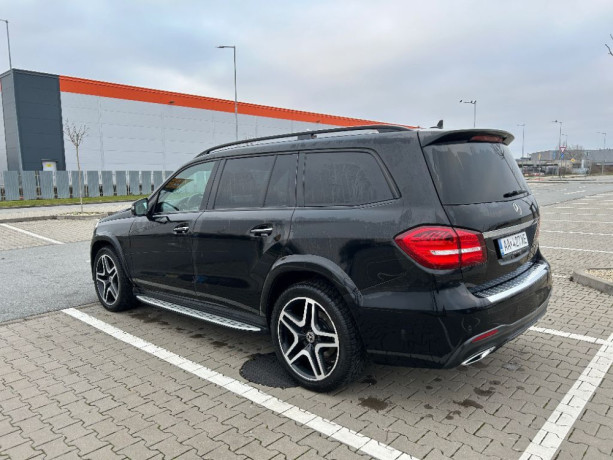 mercedes-benz-gls-350d-big-2