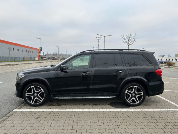 mercedes-benz-gls-350d-big-1