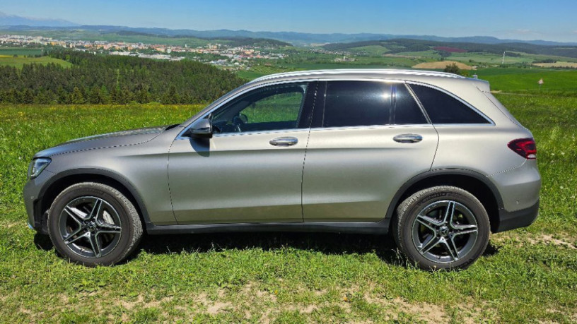 mercedes-benz-glc-suv-plug-in-hybrid-big-0