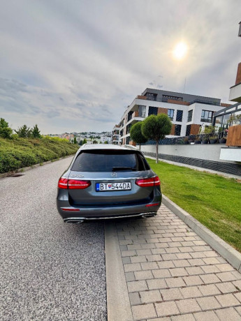 mercedes-benz-e-trieda-200-d-big-3