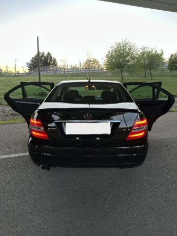 mercedes-benz-c-trieda-180-kompressor-w204-big-2