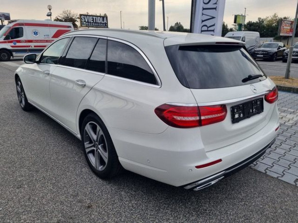 mercedes-benz-e-trieda-400d-4matic-big-2