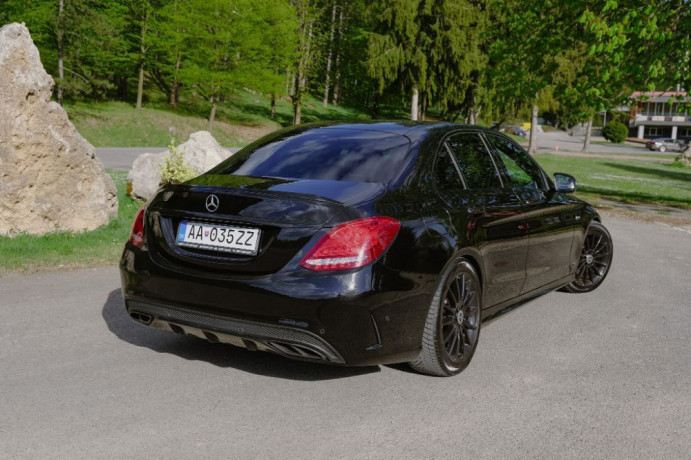 mercedes-benz-c-trieda-sedan-amg-c43-full-vybava-big-2