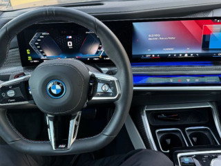 bmw-i7-m70