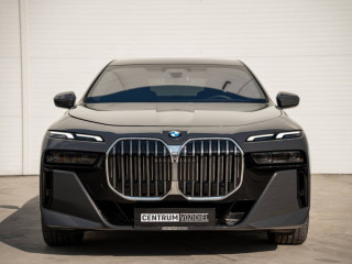 bmw-rad-7-740d-m-xdrive-at-220-kw-fabricka-zaruka-bowers-wilkins-hudba