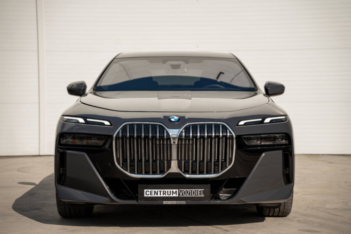 bmw-rad-7-740d-m-xdrive-at-220-kw-fabricka-zaruka-bowers-wilkins-hudba-big-0
