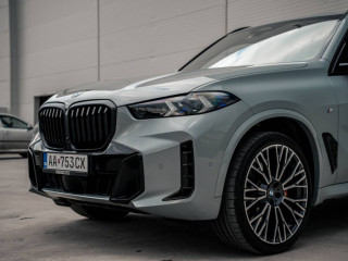 bmw-x5-m-30d-at-xdrive-fabricka-zaruka-harman-kardon-hudba