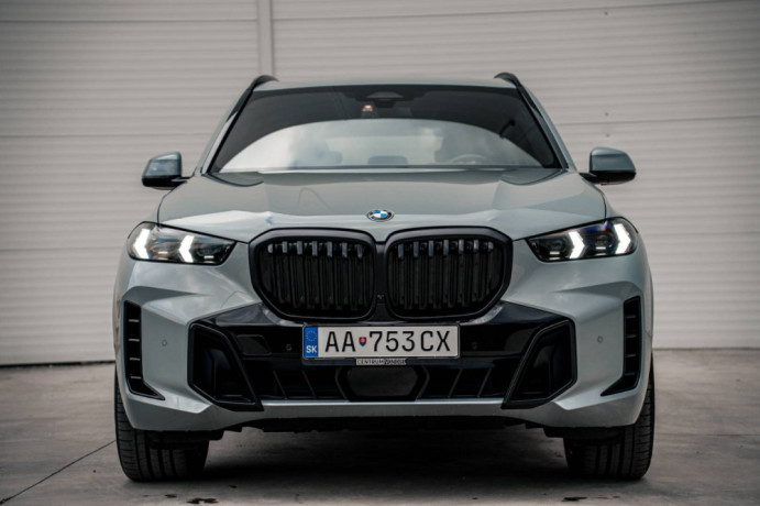 bmw-x5-m-30d-at-xdrive-fabricka-zaruka-harman-kardon-hudba-big-1