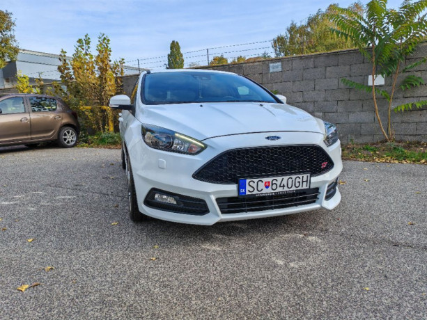 ford-focus-20-ecoboost-st-x-184kw250hp-m6-big-0
