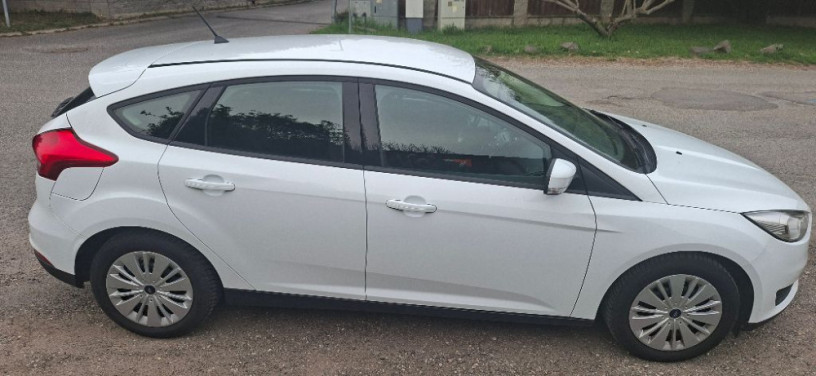 ford-focus-16-duratec-ti-vct-classic-x-77kw105hp-m5-big-2