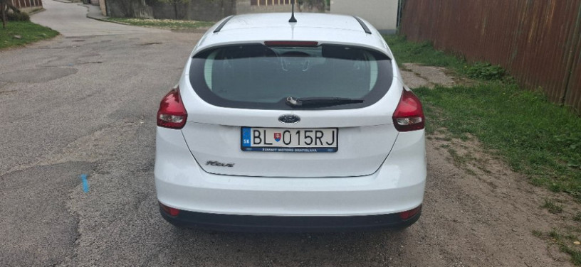 ford-focus-16-duratec-ti-vct-classic-x-77kw105hp-m5-big-1