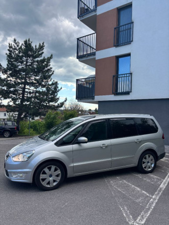 ford-galaxy-20-tdci-big-0