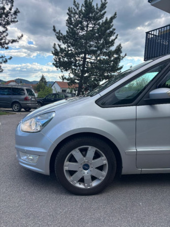 ford-galaxy-20-tdci-big-1