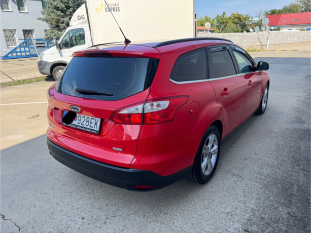 ford-focus-kombi-10-scti-125k-sport-big-3
