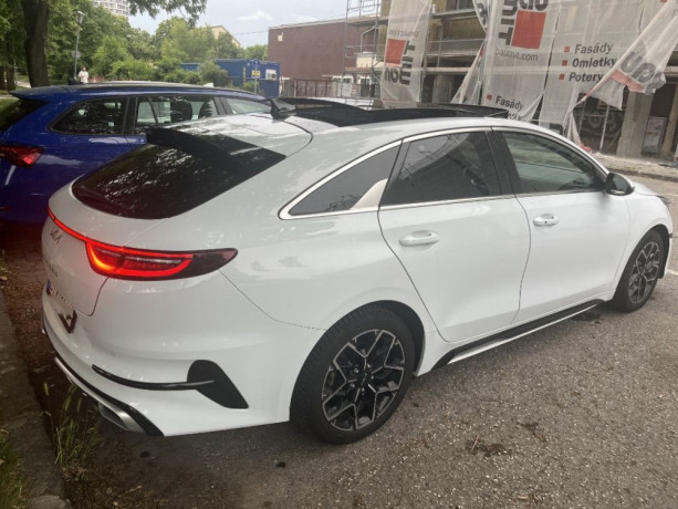 kia-pro-ceed-kia-proceed-15-t-gdi-gt-line-panorama-big-3
