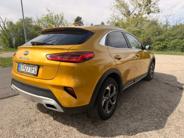kia-xceed-15-t-gdi-gold-118kw160hp-m6-big-1