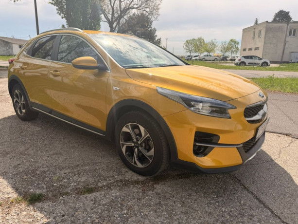 kia-xceed-15-t-gdi-gold-118kw160hp-m6-big-3