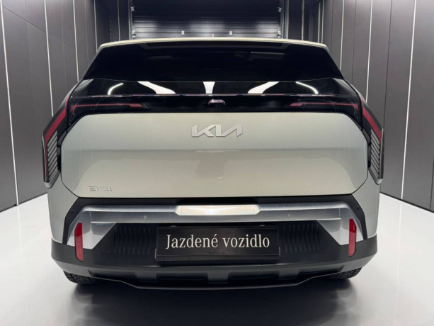 kia-ev3-814-kwh-earth-big-3