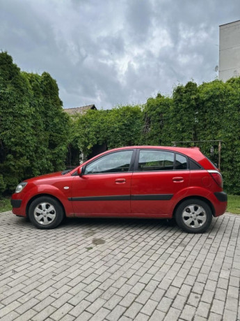 kia-rio-14-sporty-edition-71kw96hp-m5-big-1