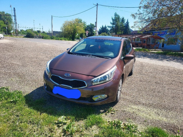 kia-ceed-14-i-big-2