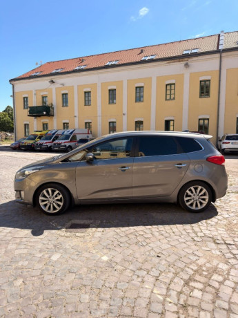 kia-carens-17-crdi-141k-gold-104kw141hp-m6-big-1