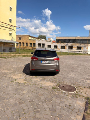 kia-carens-17-crdi-141k-gold-104kw141hp-m6-big-3