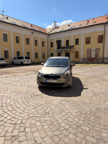 kia-carens-17-crdi-141k-gold-104kw141hp-m6-big-0