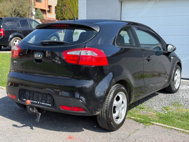 kia-rio-12-d-cvvt-lx-big-3