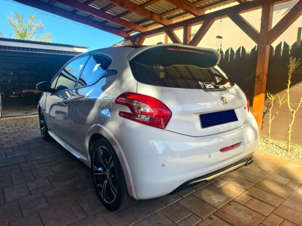 peugeot-208-gti-16-thp-200k-bohata-vybava-stk-202708-big-0