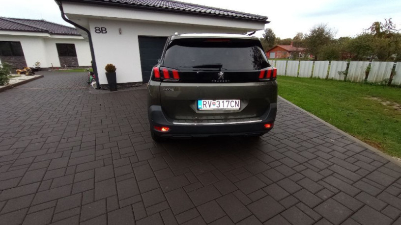 peugeot-5008-16-thp-165-allure-eat6-121kw165hp-a6-7-miestne-big-1