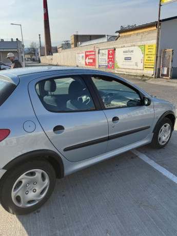 peugeot-206-14-xr-presence-55kw75hp-m5-big-1