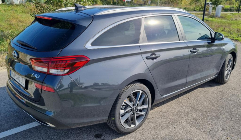 hyundai-i30-cw-kombi-15-t-gdi-mhev-style-dct-panorama-big-3