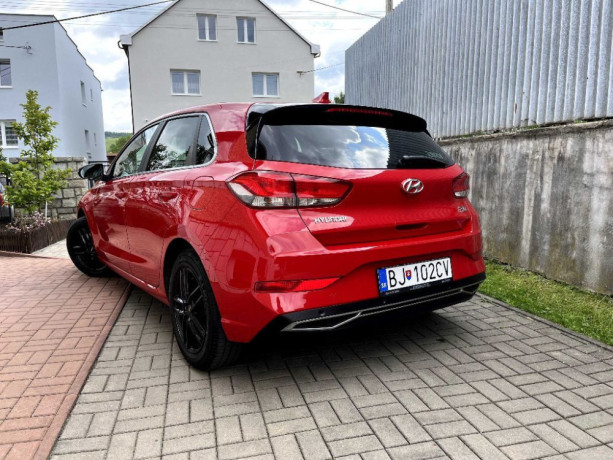 hyundai-i30-15-dpi-family-m6-big-1
