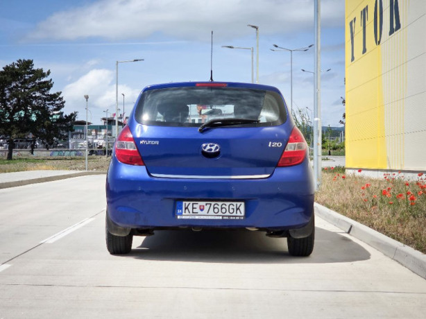 hyundai-i20-12i-16v-classic-57kw77hp-m5-big-3