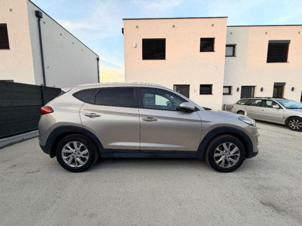 hyundai-tucson-16-t-gdi-family-130kw177hp-m6-big-2